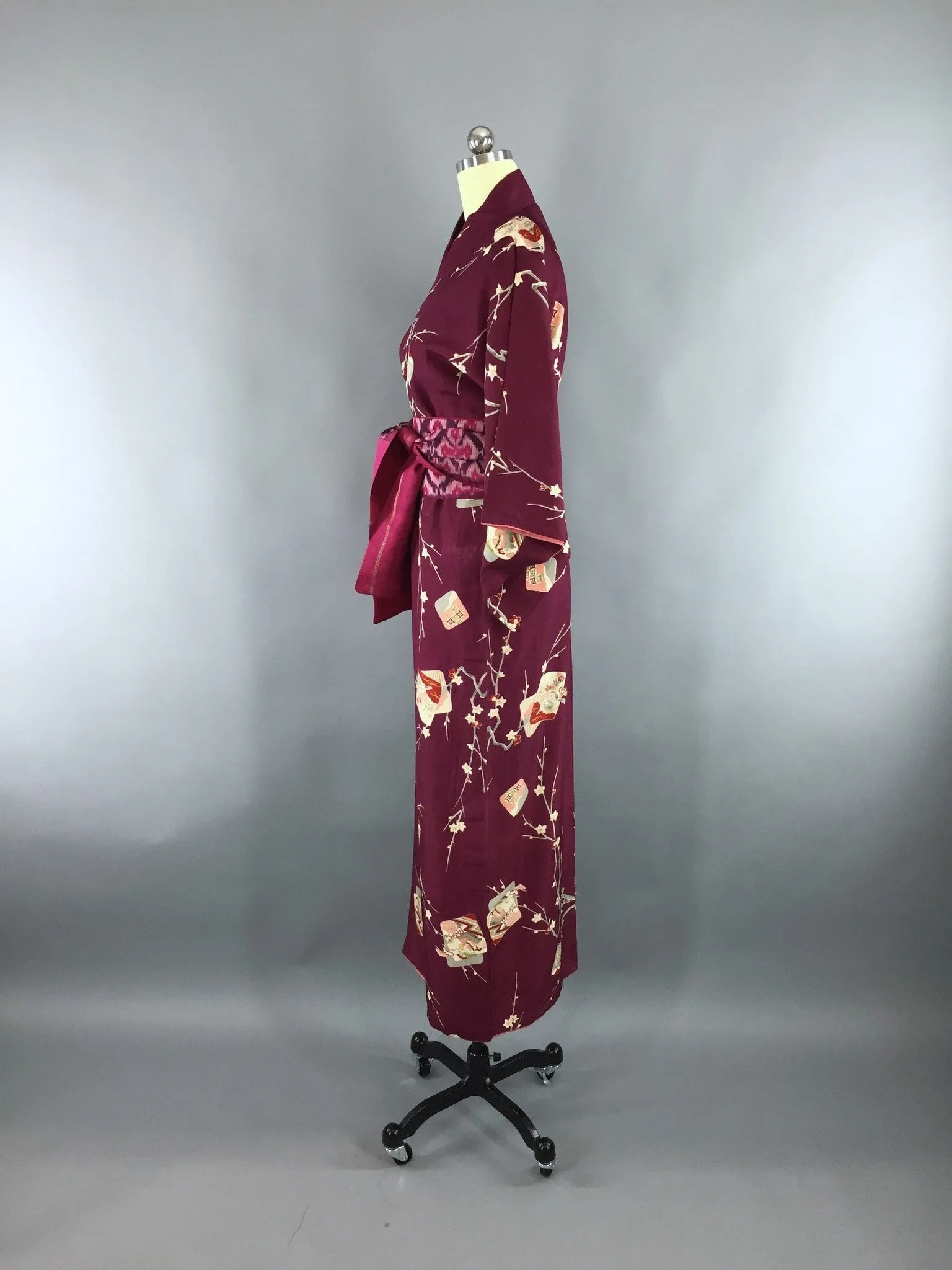 1940s Vintage Silk Kimono Robe in Maroon Red Floral Print