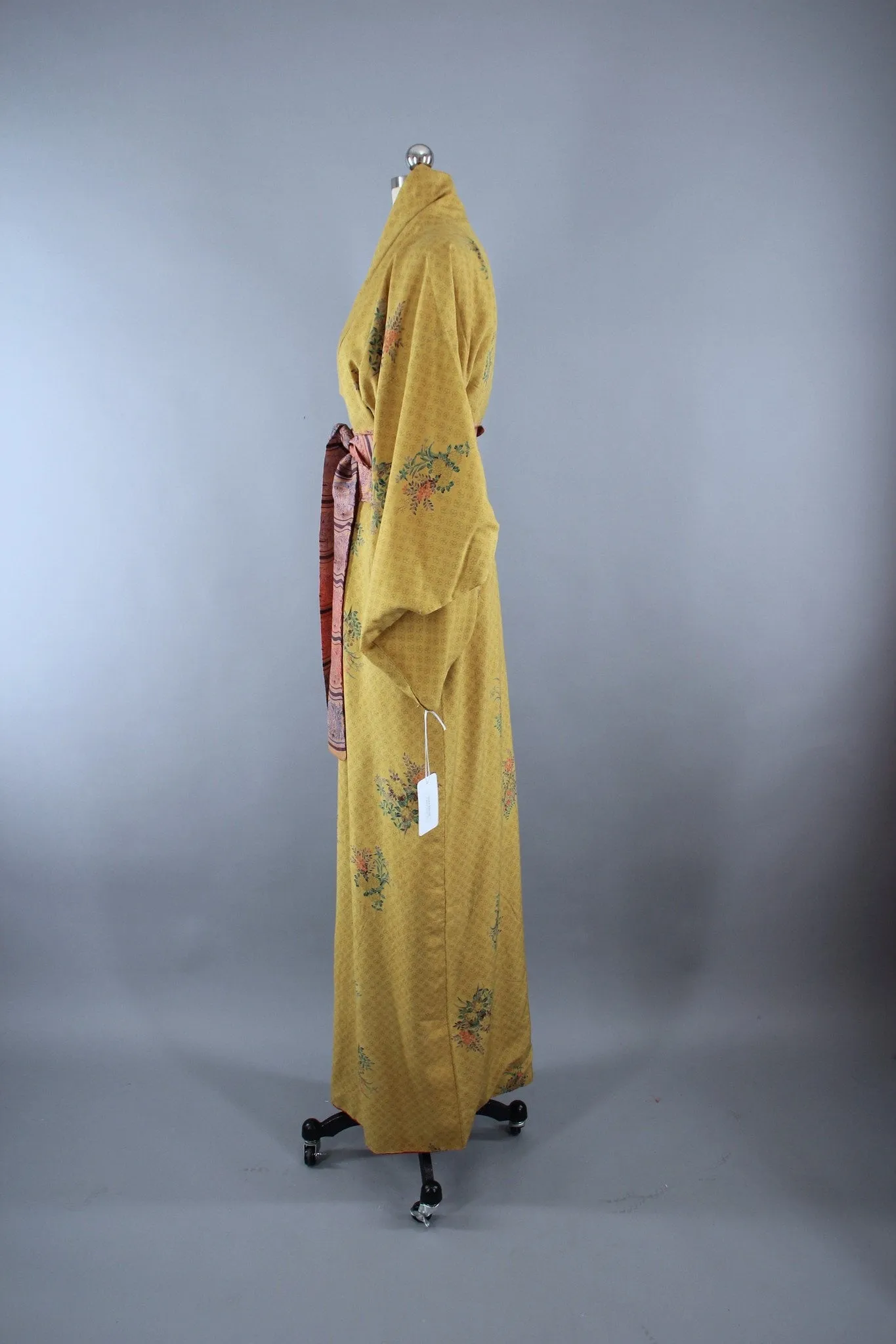 1950s Vintage Kimono Robe in Mustard Yellow Floral Print