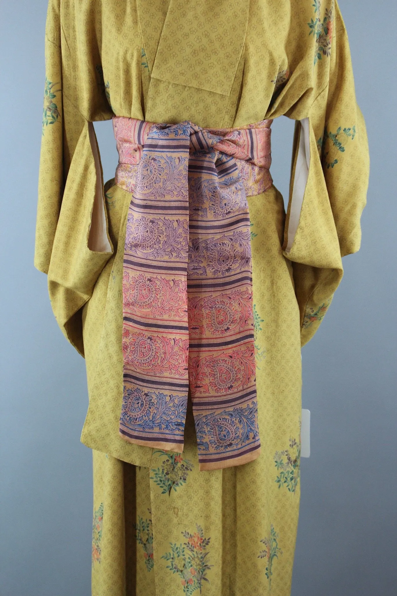 1950s Vintage Kimono Robe in Mustard Yellow Floral Print