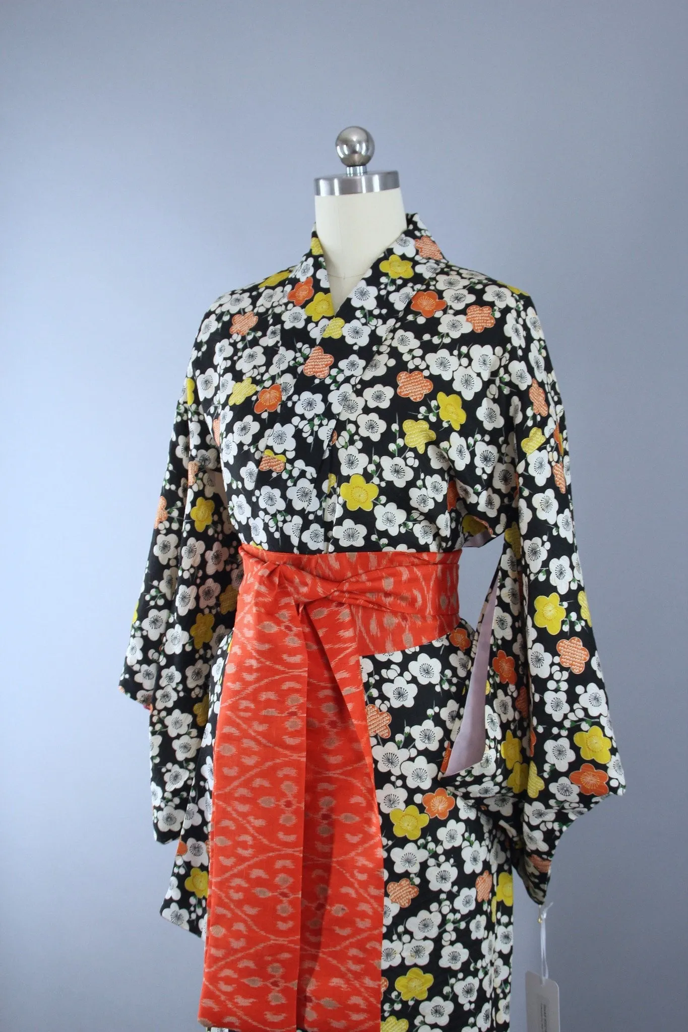 1950s Vintage Kimono Robe with Black & White Cherry Blossom Print