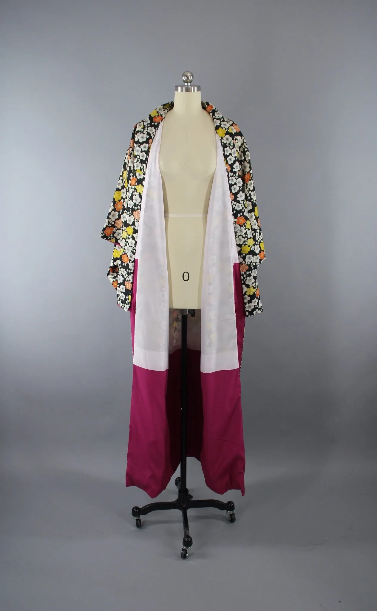 1950s Vintage Kimono Robe with Black & White Cherry Blossom Print