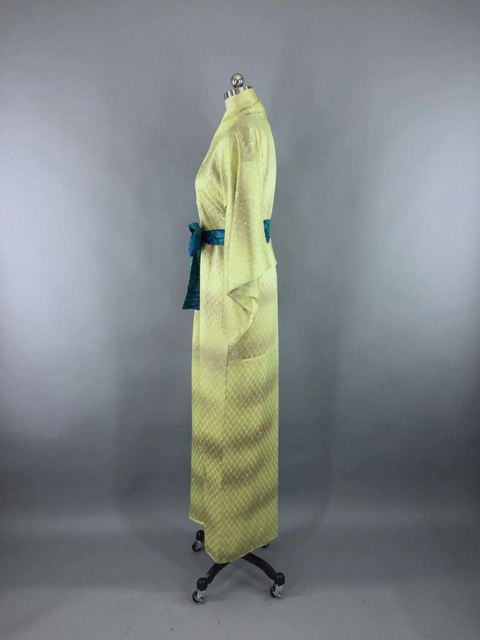 1950s Vintage Silk Kimono Robe in Apple Green Ombre