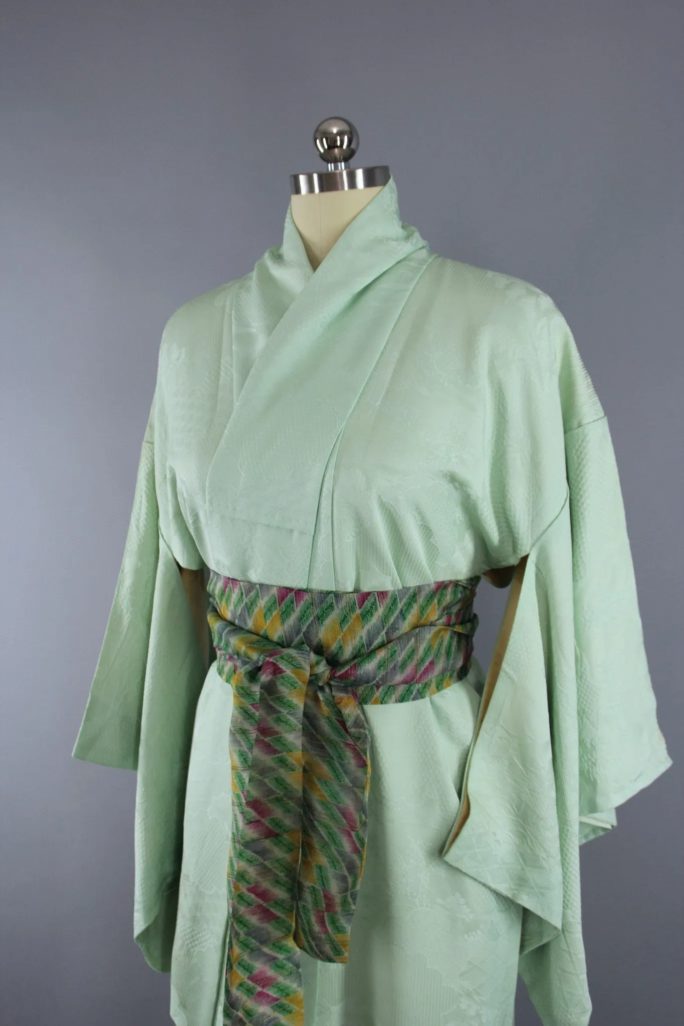 1950s Vintage Silk Kimono Robe in Pastel Mint Green