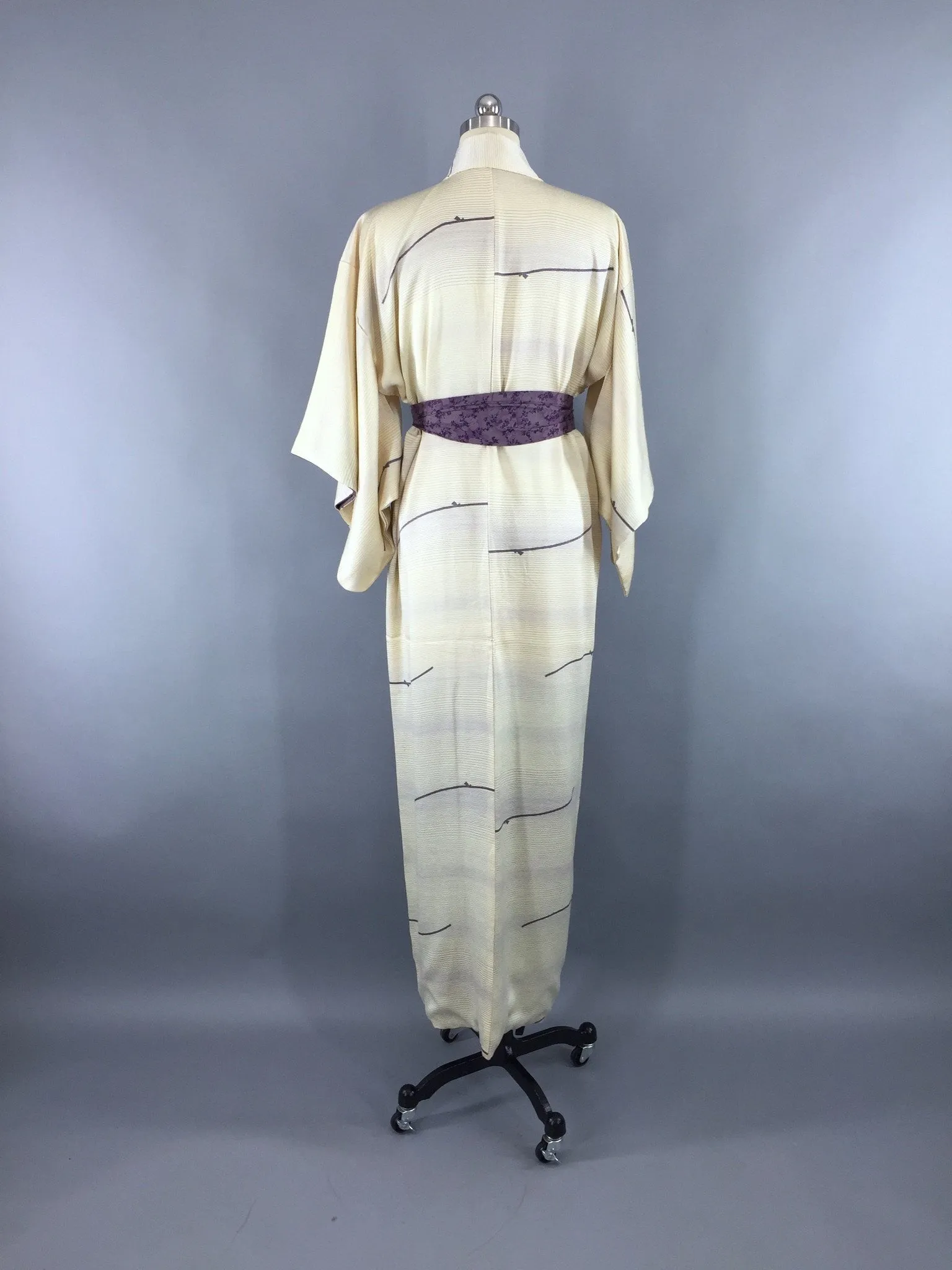 1960s Vintage Silk Kimono Robe with Ivory and Purple Bows Print