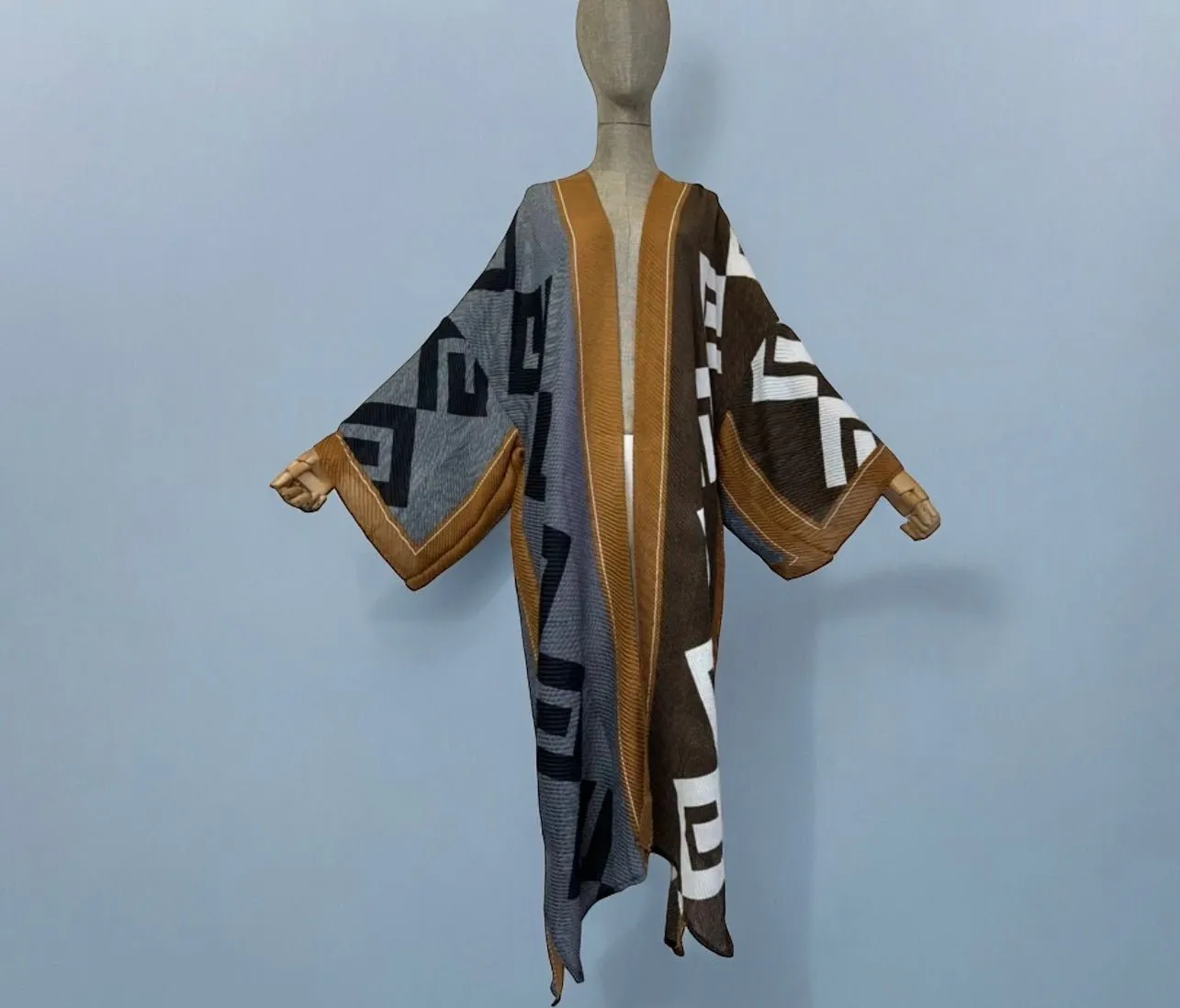 Ahlai Pleated kimono