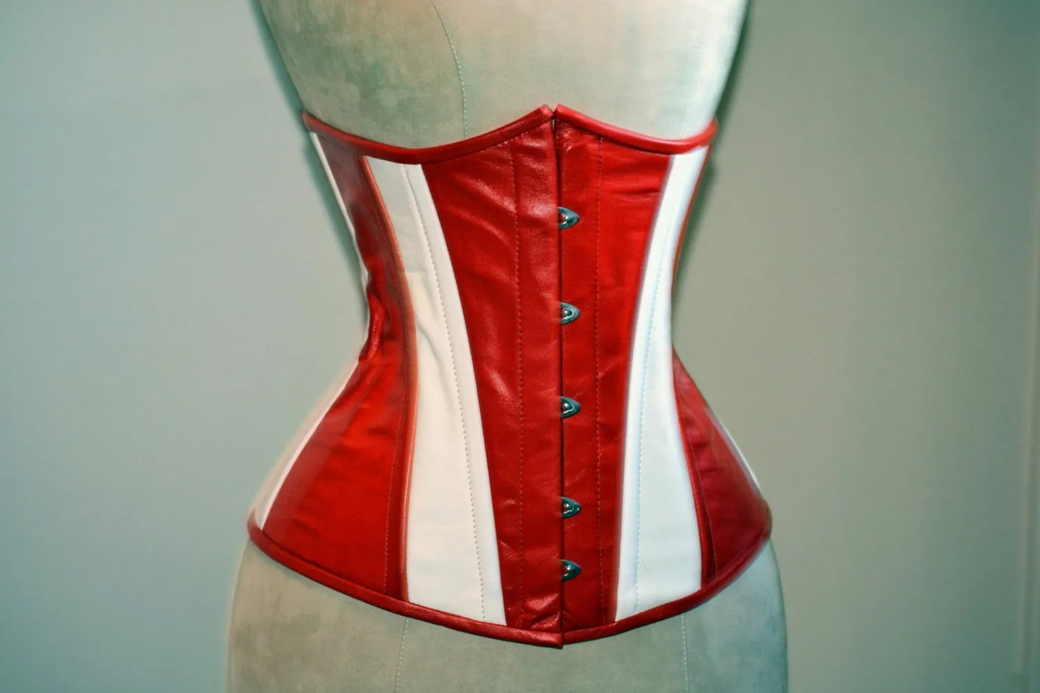 Hand dyed real leather Captain America red and white cosplay corset, steel boned made to measures exclusive corset, steampunk leather corset