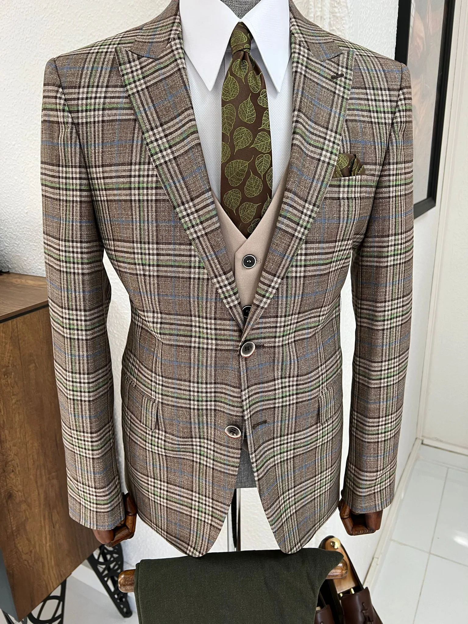 Louis Slim Fit Pointed Collared Beige & Khaki Combination Suit