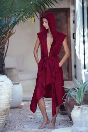 Tamoe Silk Blend Hooded Robe in Burgundy