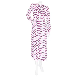 White and Pink Kiss Print Pleated Tie-Neck Dress